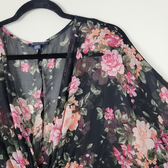 American Eagle Kimono - Picture 3 of 9